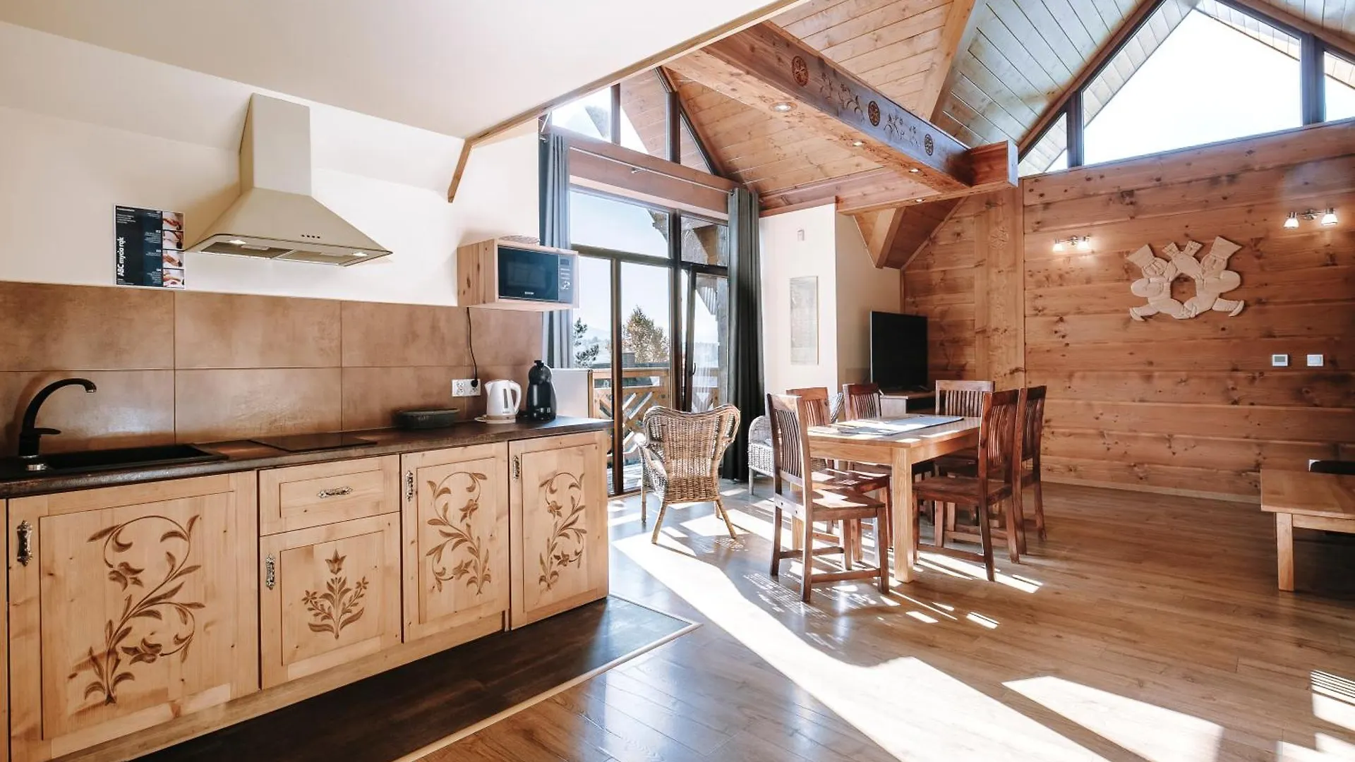 Domki Regionalne Tatrzanskie Echo Z Widokiem Na Tatry Zakopane Chalet